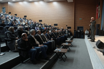 Konya'da şehir konferansları sürüyor